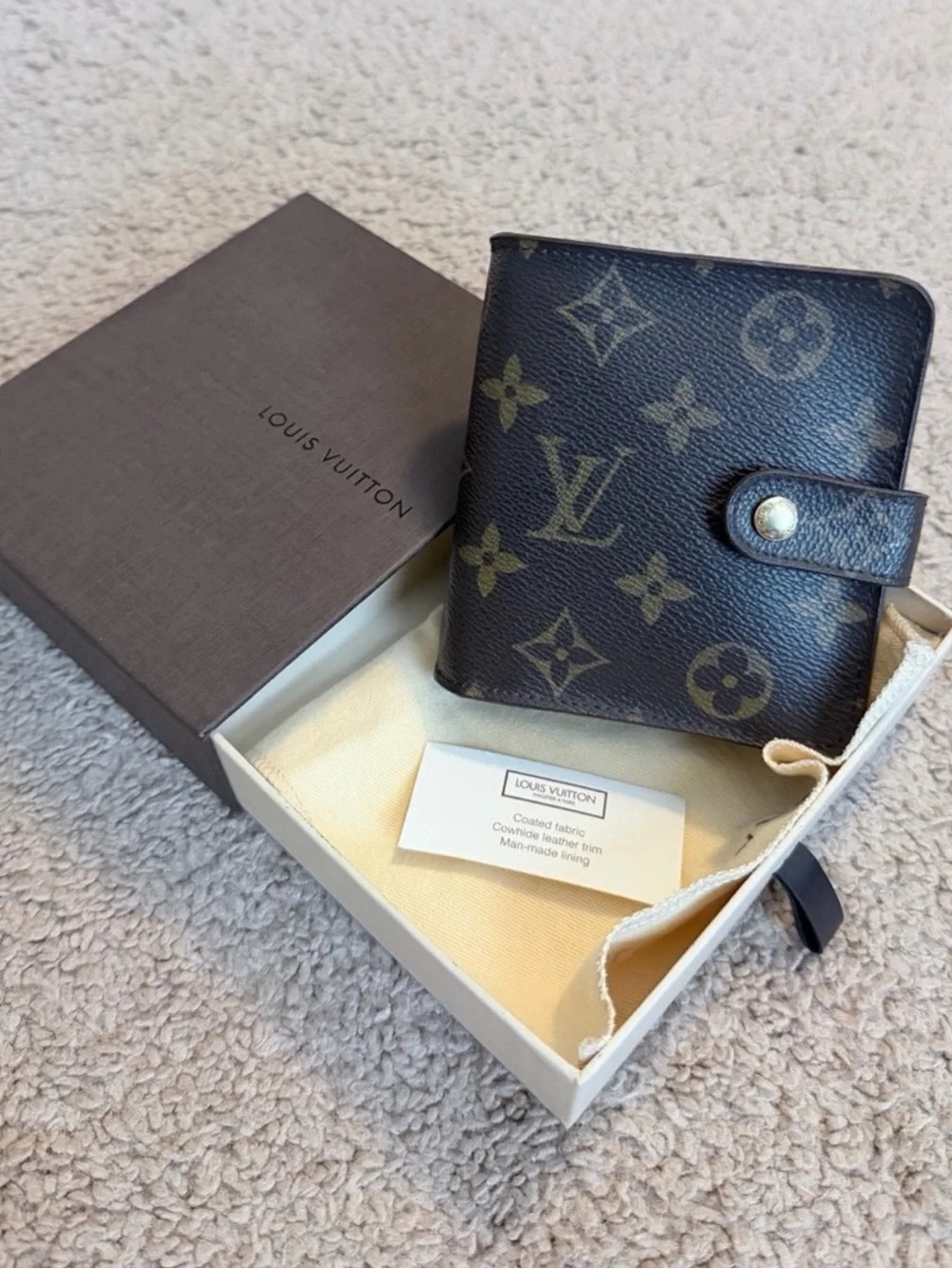 LOUIS VUITTON